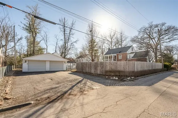 $595,000 | 1140 South Geyer Road, Kirkwood, MO 63122