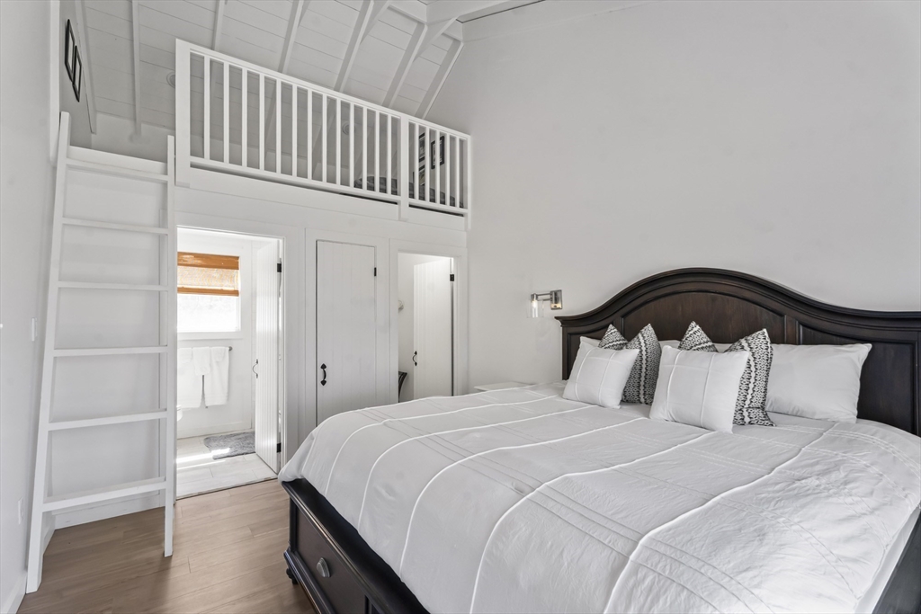 309 Barnes Road Oak Bluffs, MA 02557 - Photo 5 of 32