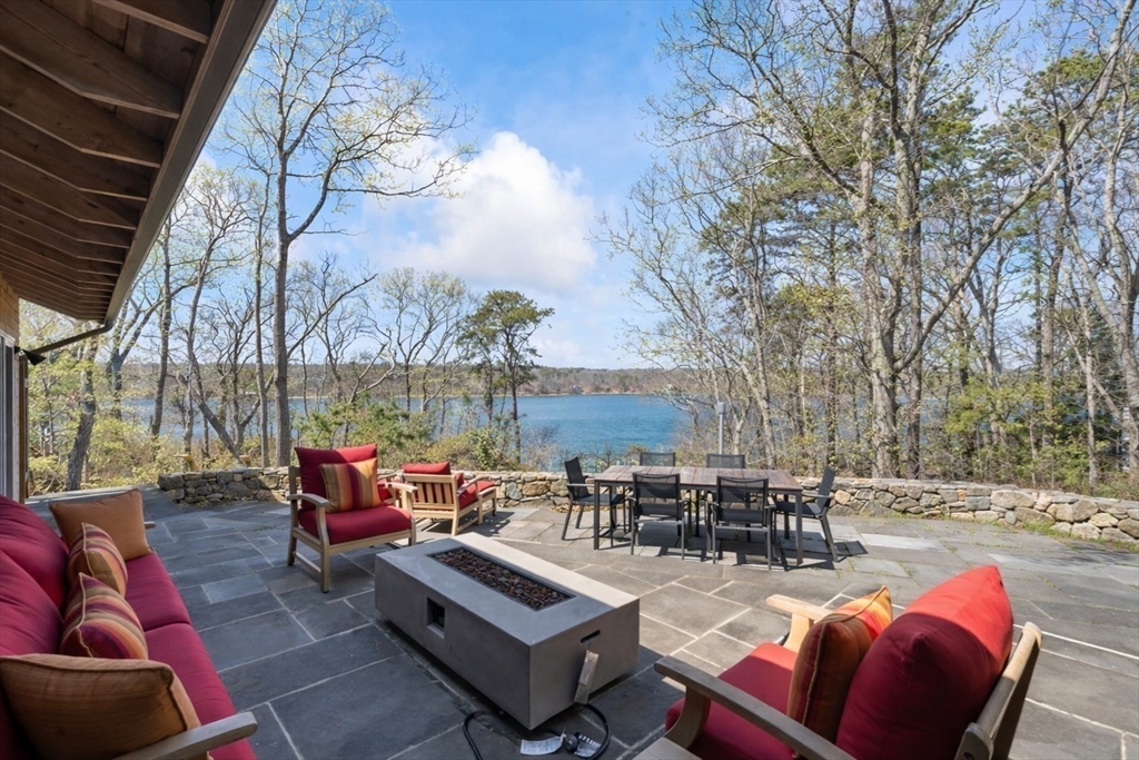 309 Barnes Road Oak Bluffs, MA 02557 - Photo 10 of 32