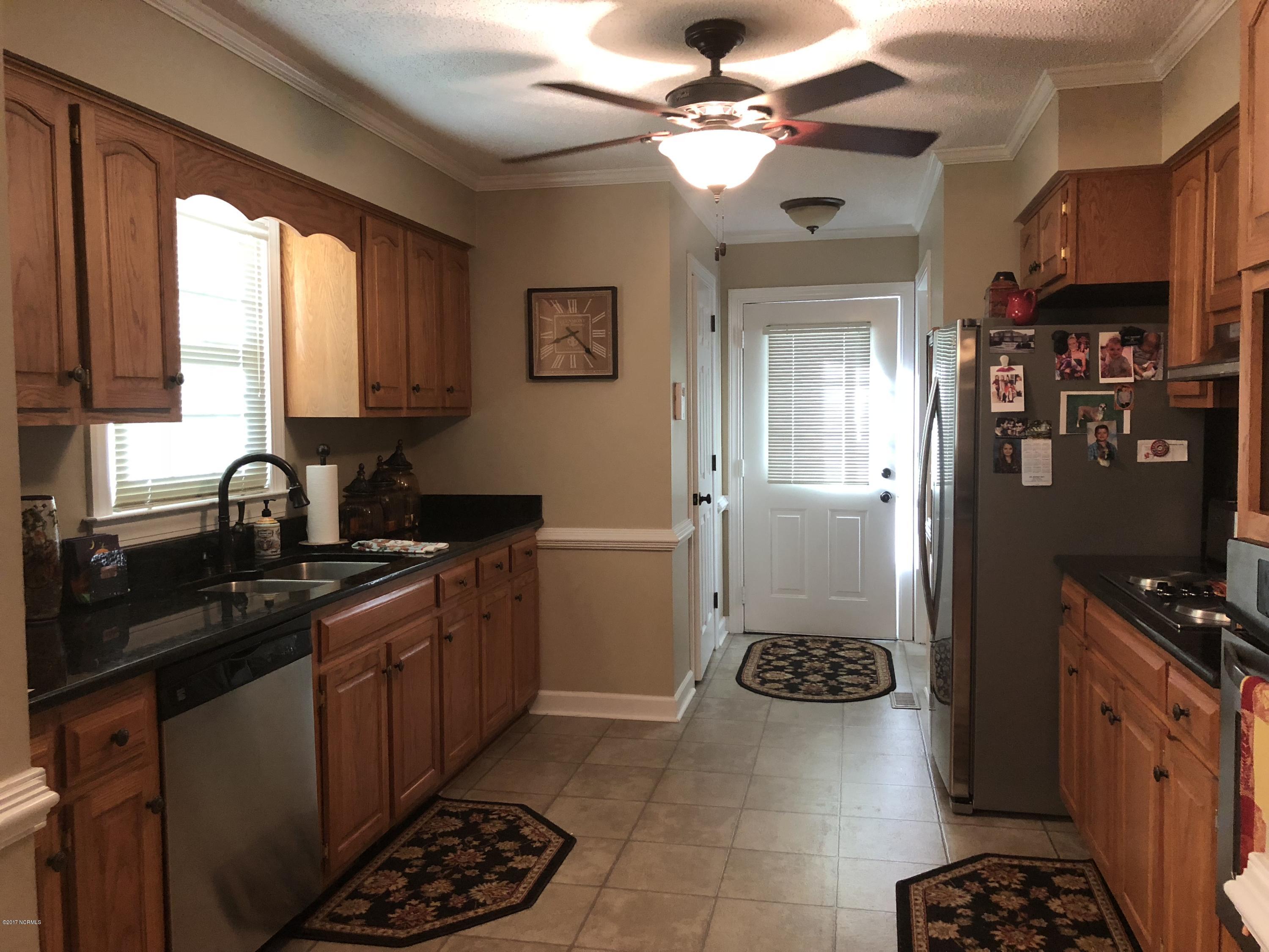 655 Welcome School Road Autryville, NC 28318 - Photo 12 of 31 kitchen