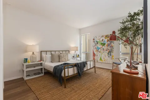 $1,149,000 | 511 San Vicente Boulevard, Unit 106, Santa Monica, CA 90402