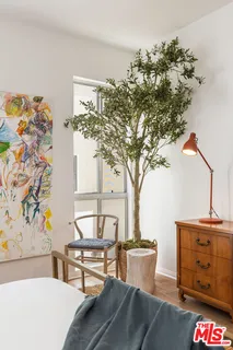 $1,149,000 | 511 San Vicente Boulevard, Unit 106, Santa Monica, CA 90402