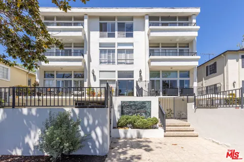 $1,149,000 | 511 San Vicente Boulevard, Unit 106, Santa Monica, CA 90402