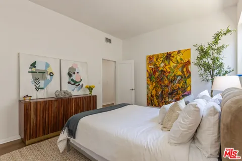 $1,149,000 | 511 San Vicente Boulevard, Unit 106, Santa Monica, CA 90402