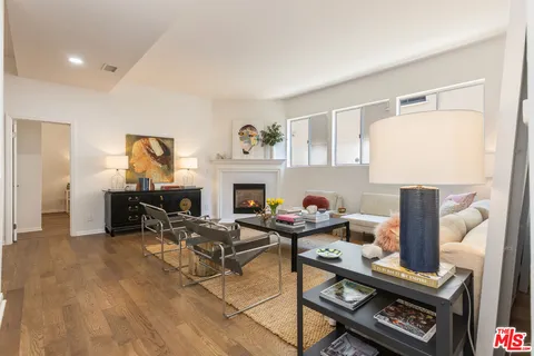 $1,149,000 | 511 San Vicente Boulevard, Unit 106, Santa Monica, CA 90402