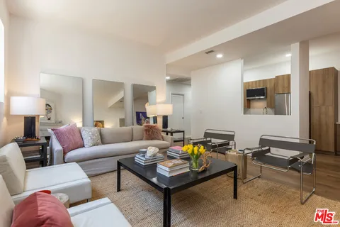 $1,149,000 | 511 San Vicente Boulevard, Unit 106, Santa Monica, CA 90402