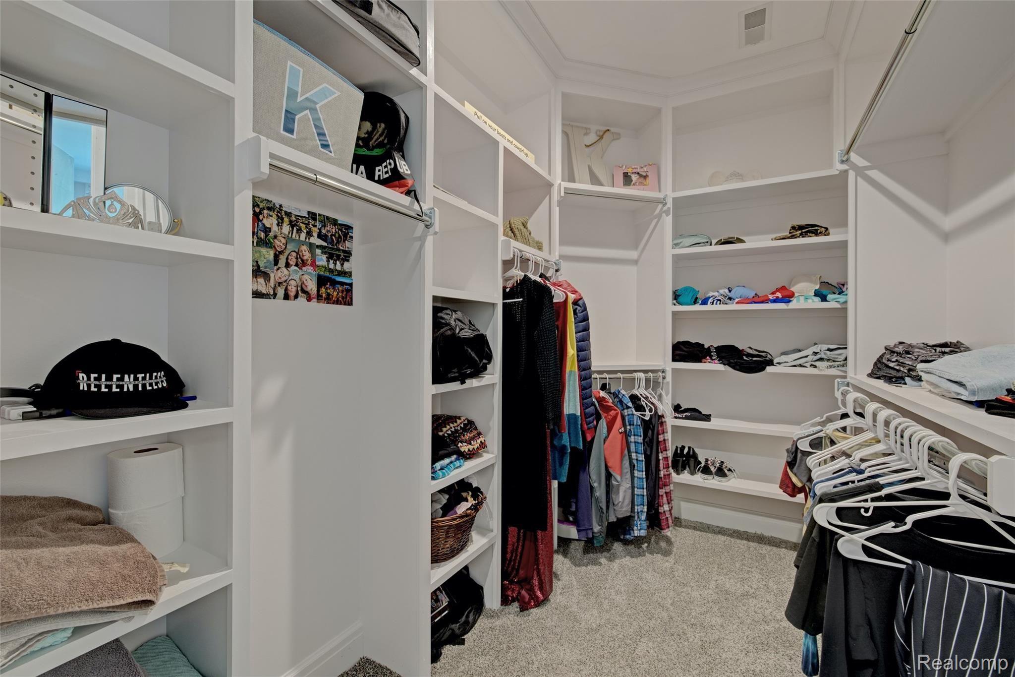 5284 Shields Road Holly, MI 48442 - Photo 45 of 97 2nd Floor Suite #1 Walk-in Closet