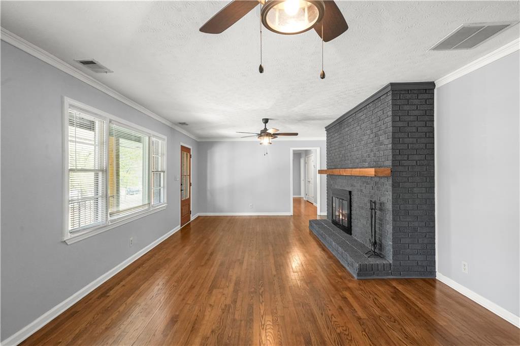 626 Grayson Parkway Grayson, GA 30017 - Photo 3 of 27