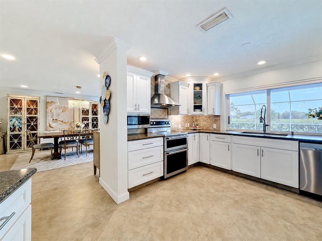 7861 Oliver Road Seminole, FL 33777 - Photo 11 of 37 Gallery Image 11