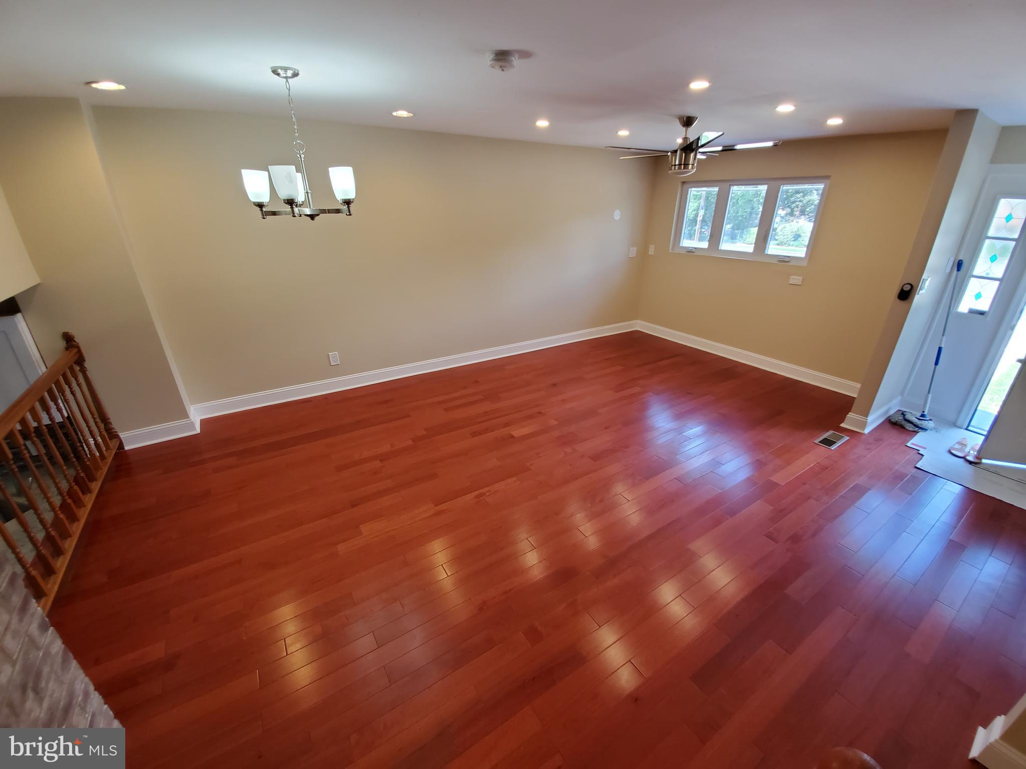 3736 Academy Road Philadelphia, PA 19154 - Photo 3 of 14 Living Room
