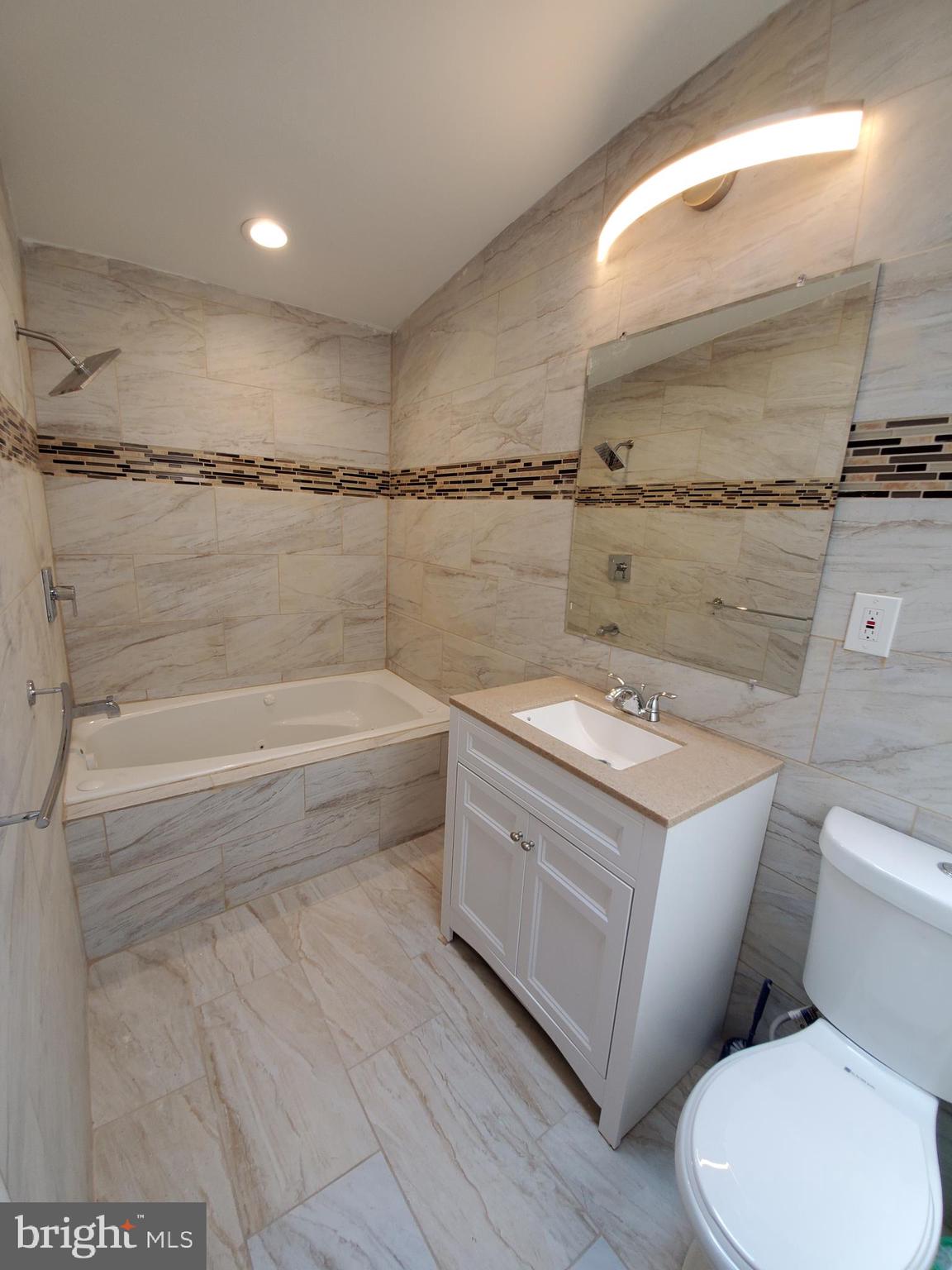3736 Academy Road Philadelphia, PA 19154 - Photo 10 of 14 Bathroom Main
