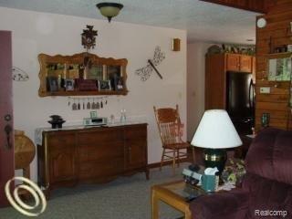 7860 Thomas Road Unionville, MI 48767 - Photo 6 of 18 7860 LIVING ROOM.jpg