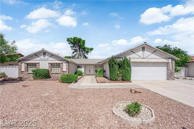 $2,299 | 2004 Canterbury Drive, Las Vegas, NV 89119