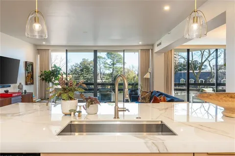 $1,399,900 | 2660 Peachtree Road Northwest, Unit 6H, Atlanta, GA 30305