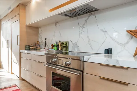 $1,399,900 | 2660 Peachtree Road Northwest, Unit 6H, Atlanta, GA 30305