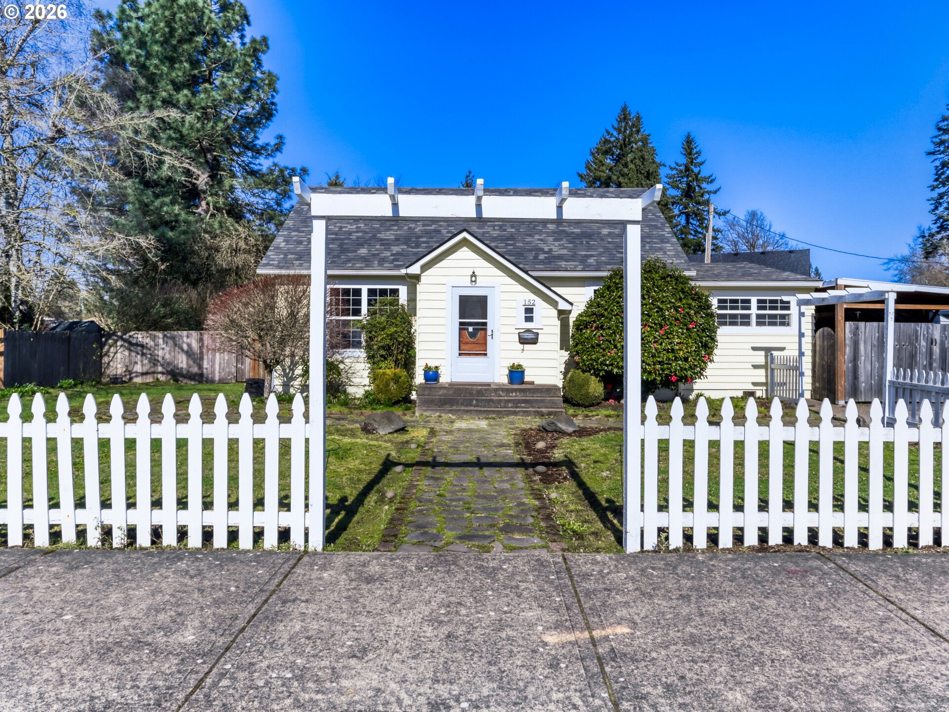 152 Northeast 5th Avenue Canby, OR 97013 - Photo 1 of 42