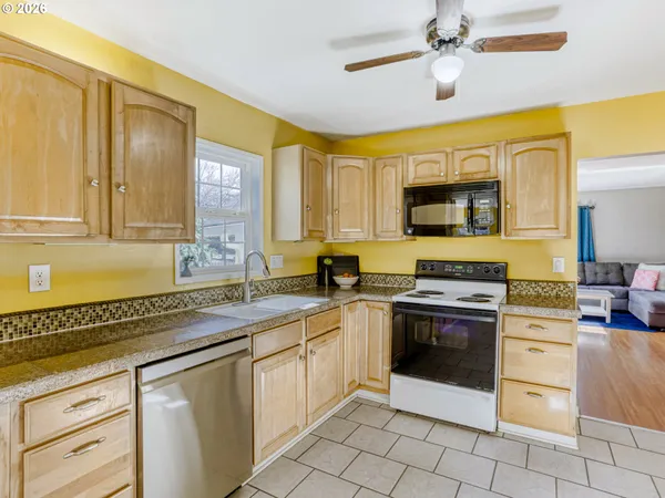 $539,000 | 152 Northeast 5th Avenue, Canby, OR 97013
