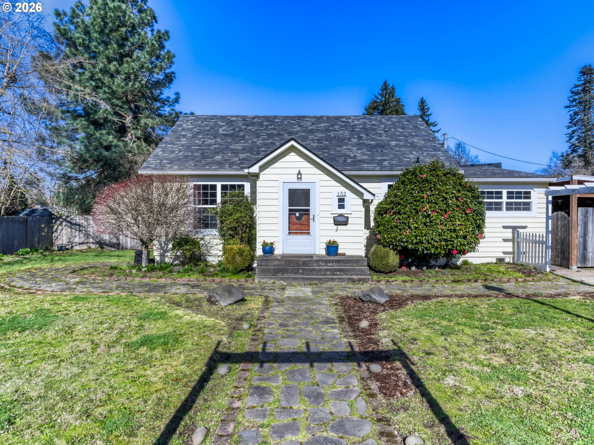 152 Northeast 5th Avenue Canby, OR 97013 - Photo 2 of 42