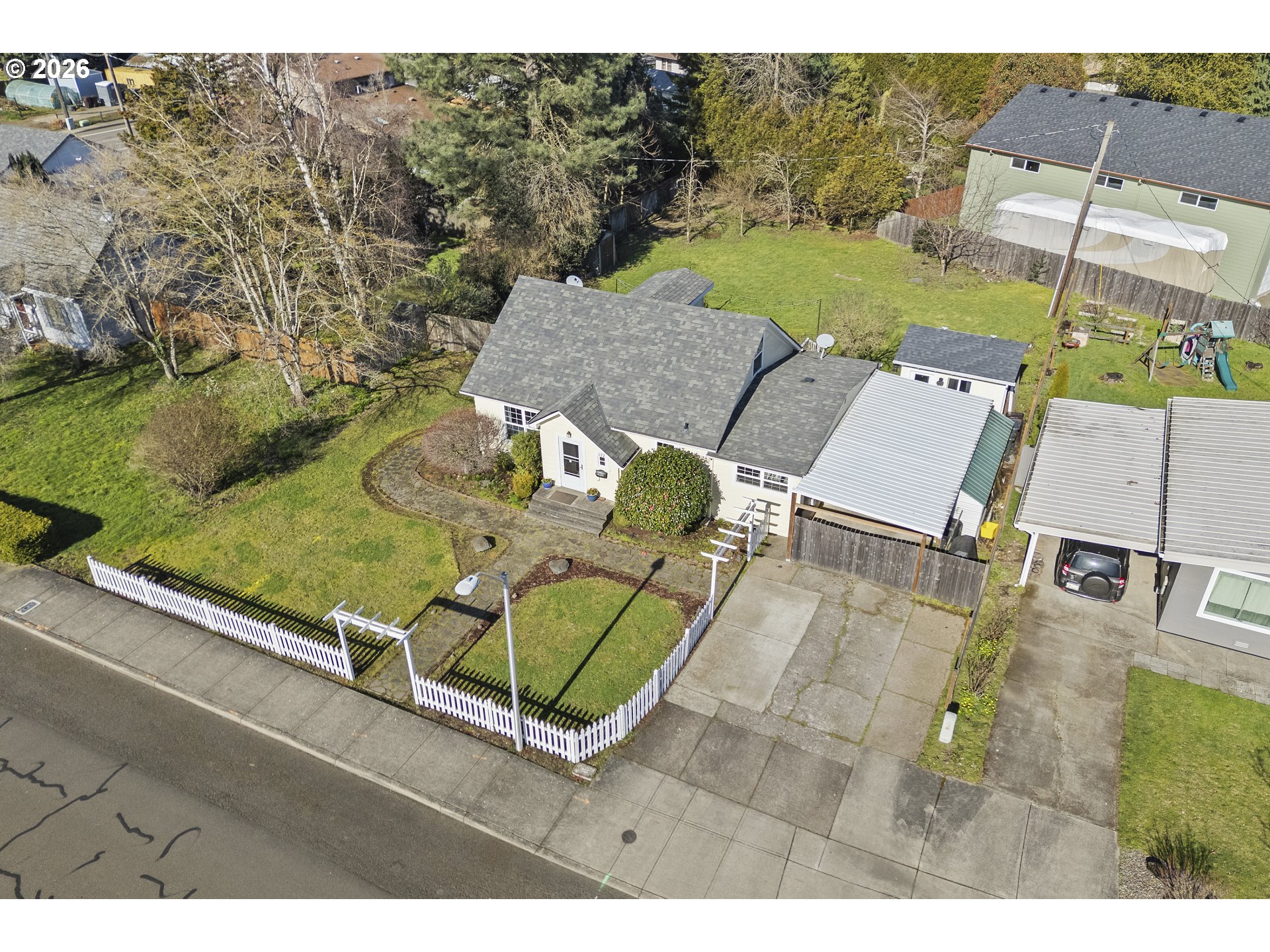 152 Northeast 5th Avenue Canby, OR 97013 - Photo 4 of 42