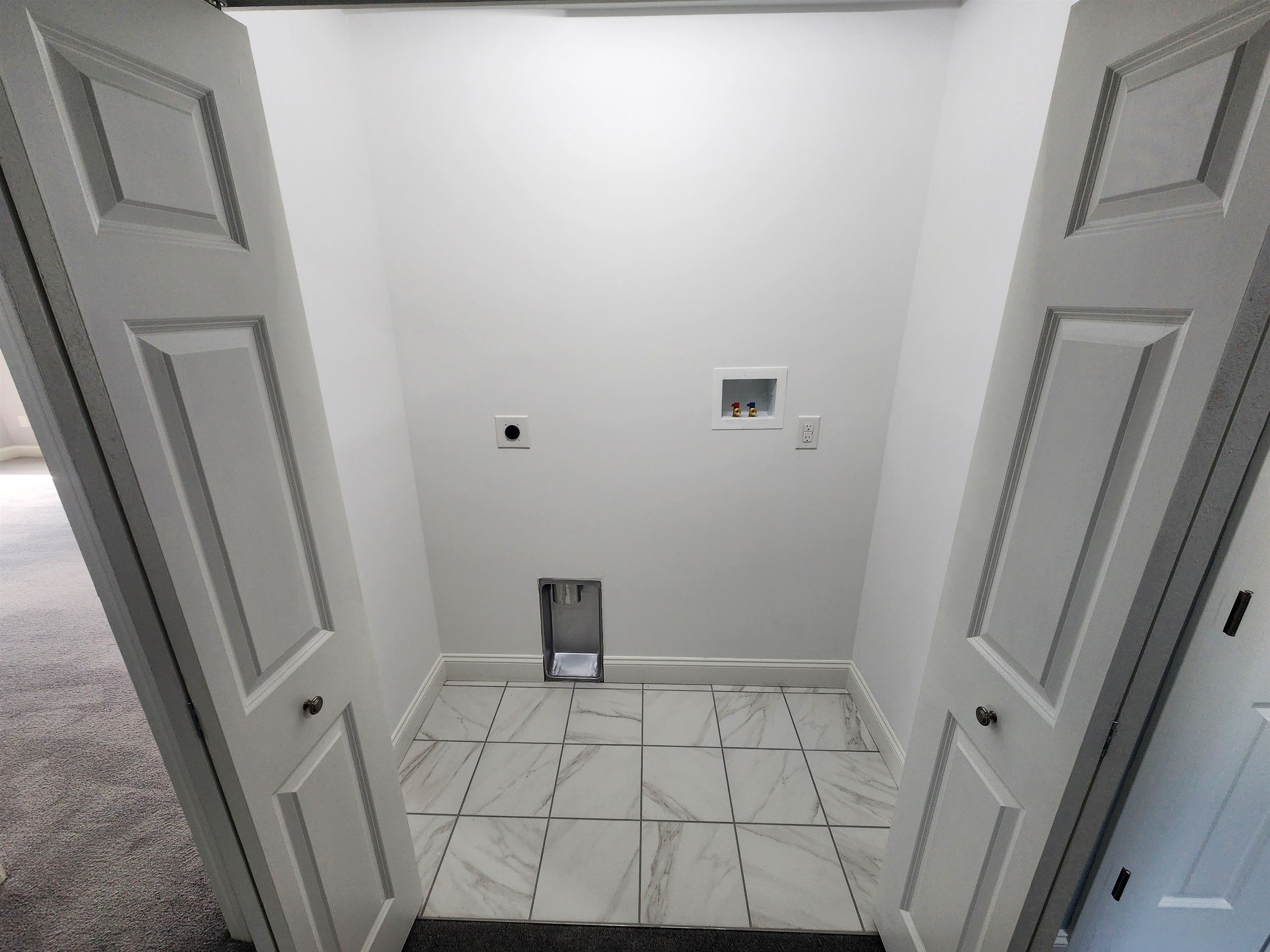 21 Library Street Hudson, NH 03051 - Photo 14 of 20