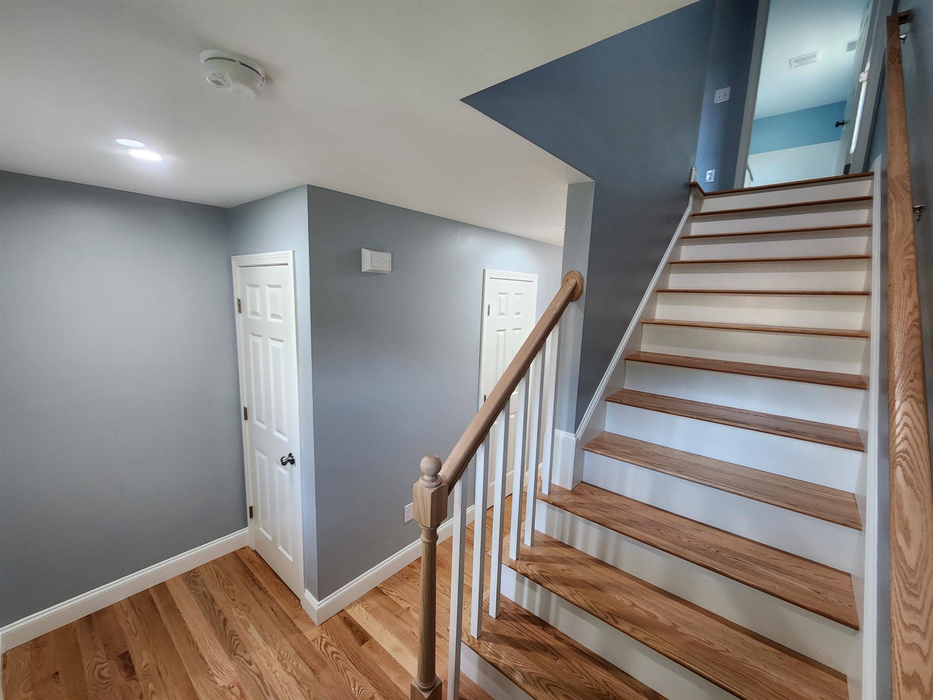 21 Library Street Hudson, NH 03051 - Photo 5 of 20