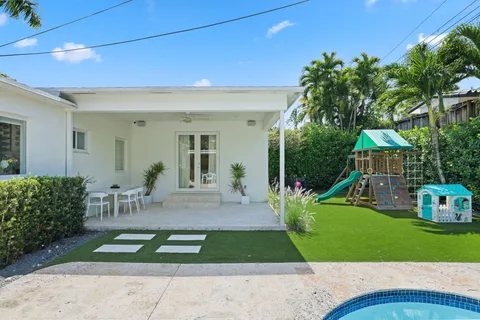 $2,075,000 | 5830 Southwest 51st Terrace, Miami, FL 33155