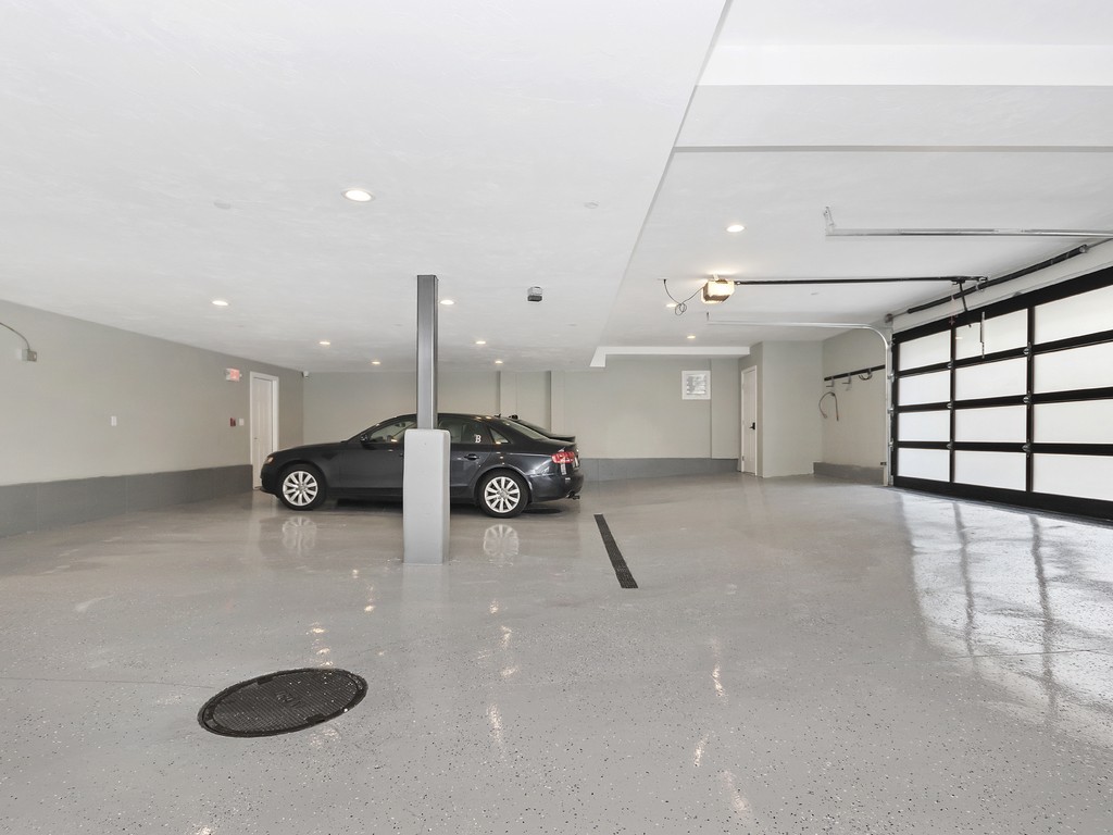 260 Gold Street, Unit 1 Boston, MA 02127 - Photo 15 of 16 a view of a room with gym equipment