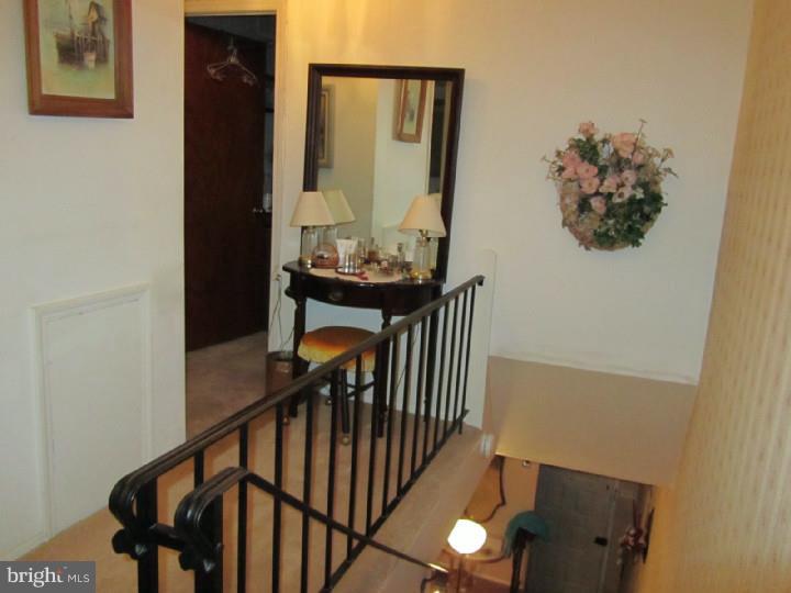 9403 Woodbridge Road Philadelphia, PA 19114 - Photo 14 of 24 Hallway