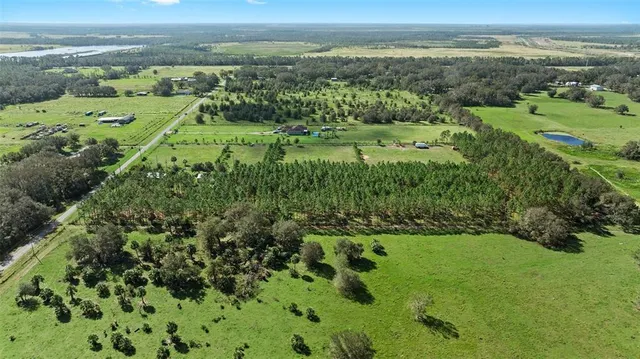 $399,950 | 18105 Bethlehem Road, Lithia, FL 33547