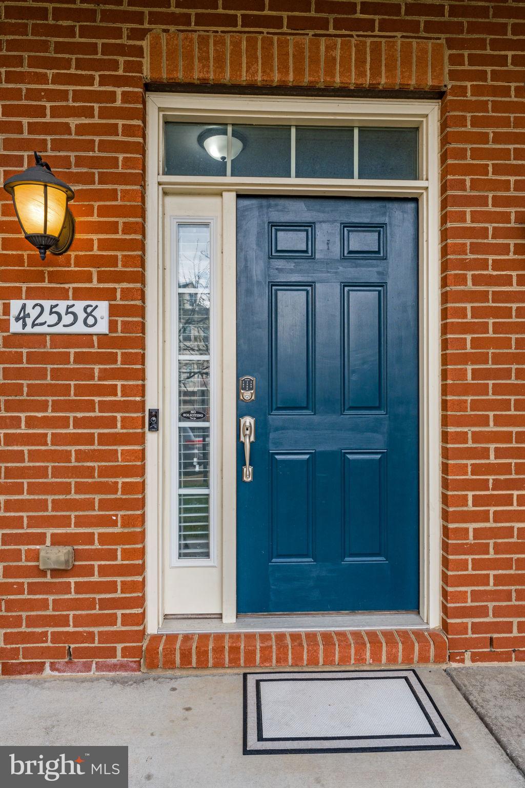 42558 Sunset Ridge Square Ashburn, VA 20148 - Photo 6 of 51 a view of entrance