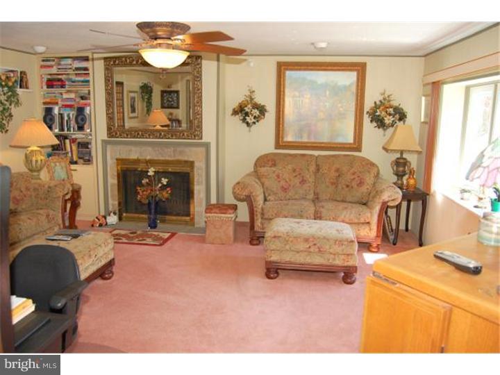 405 Emerson Road Huntingdon Valley, PA 19006 - Photo 2 of 16 Family Room