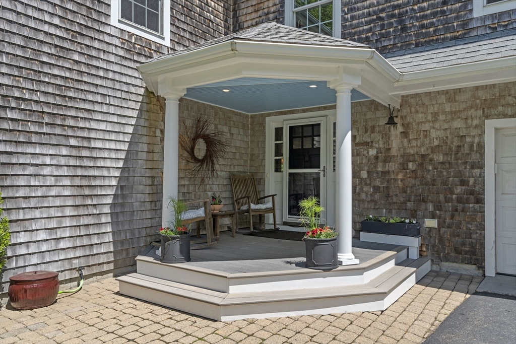 102 Riverside Circle Marshfield, MA 02050 - Photo 3 of 42