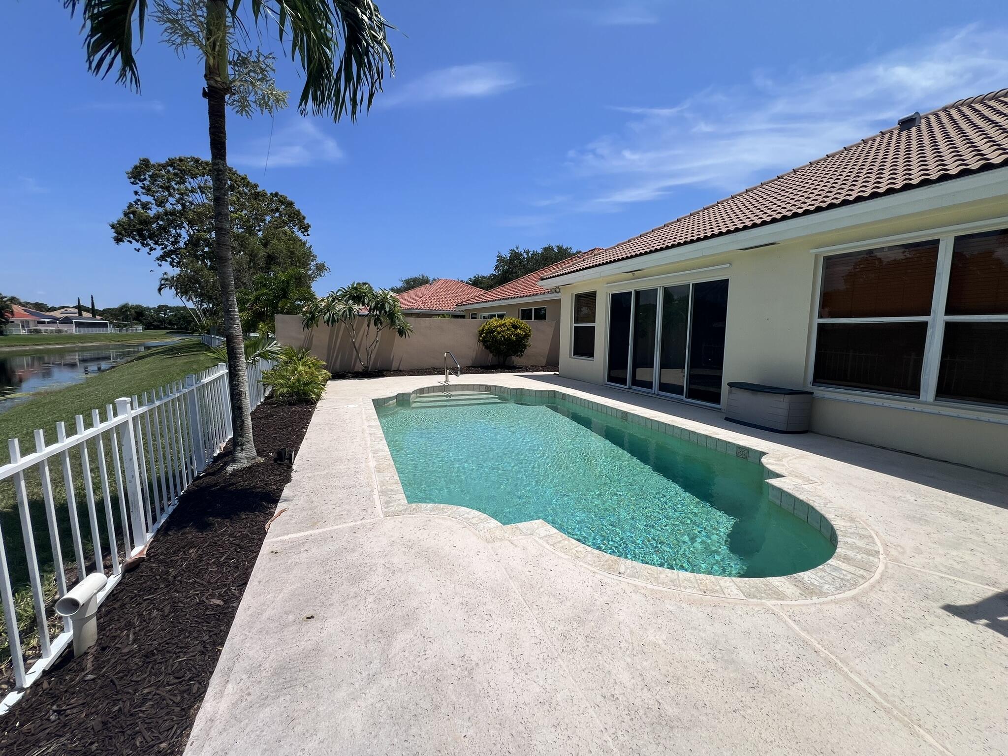 244 Hampton Place Jupiter, FL 33458 - Photo 29 of 31 Pool Area