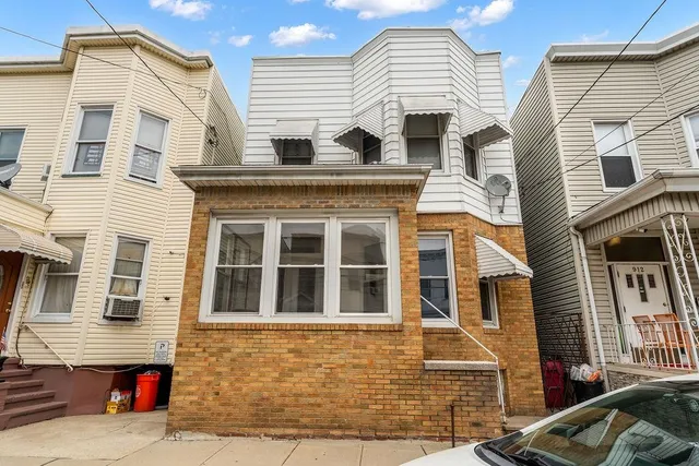 $689,000 | 914 19th Street, Union City, NJ 07087