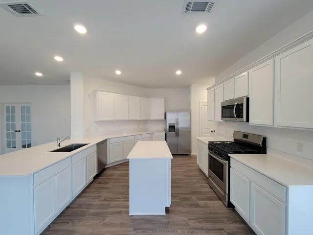 $2,200 | 15711 Vista Sutton Drive, Cypress, TX 77433