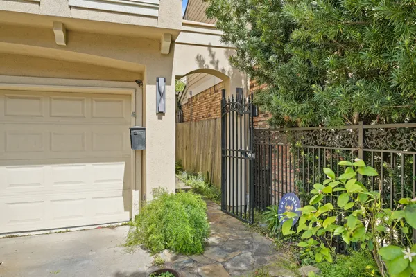 $800,000 | 6514 Minola Street, Houston, TX 77007