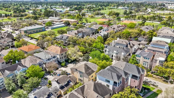 $800,000 | 6514 Minola Street, Houston, TX 77007