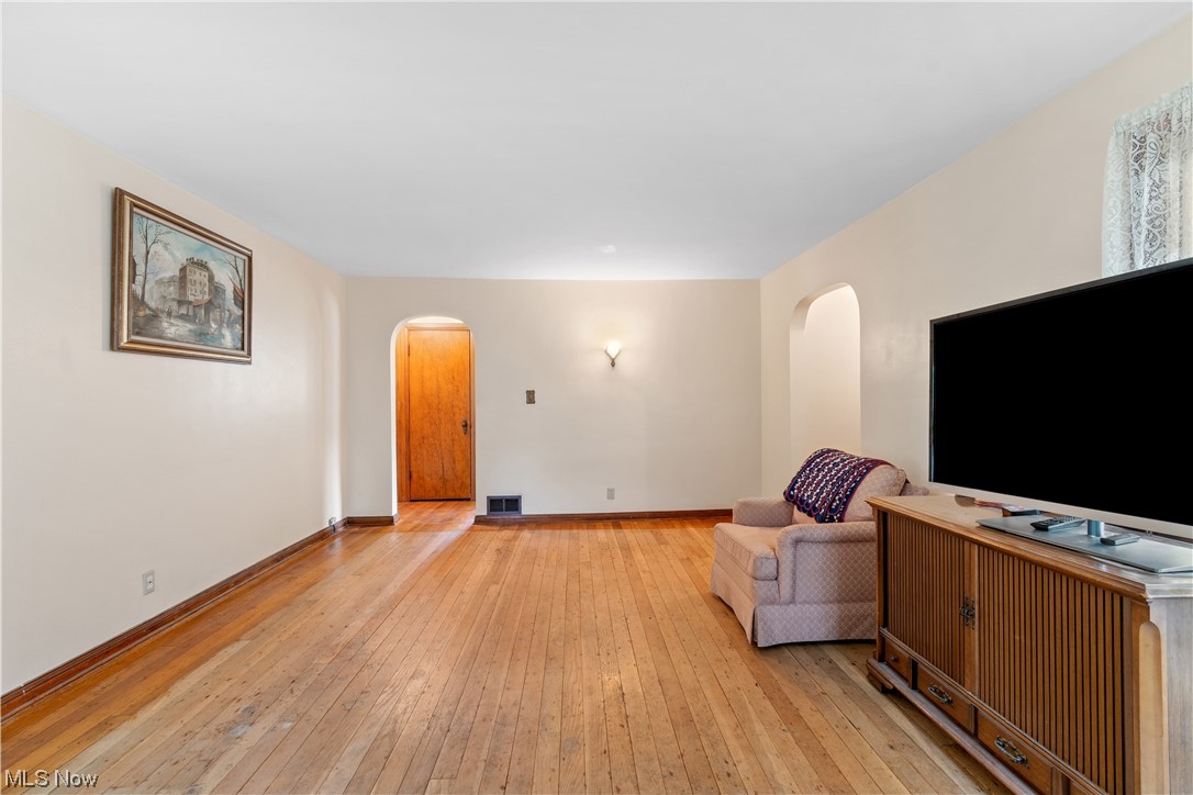 2547 Massillon Road Akron, OH 44312 - Photo 4 of 26 Gallery Image 4