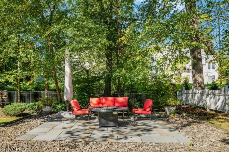 24 Westminster Road Chatham, NJ 07928 - Photo 4 of 36