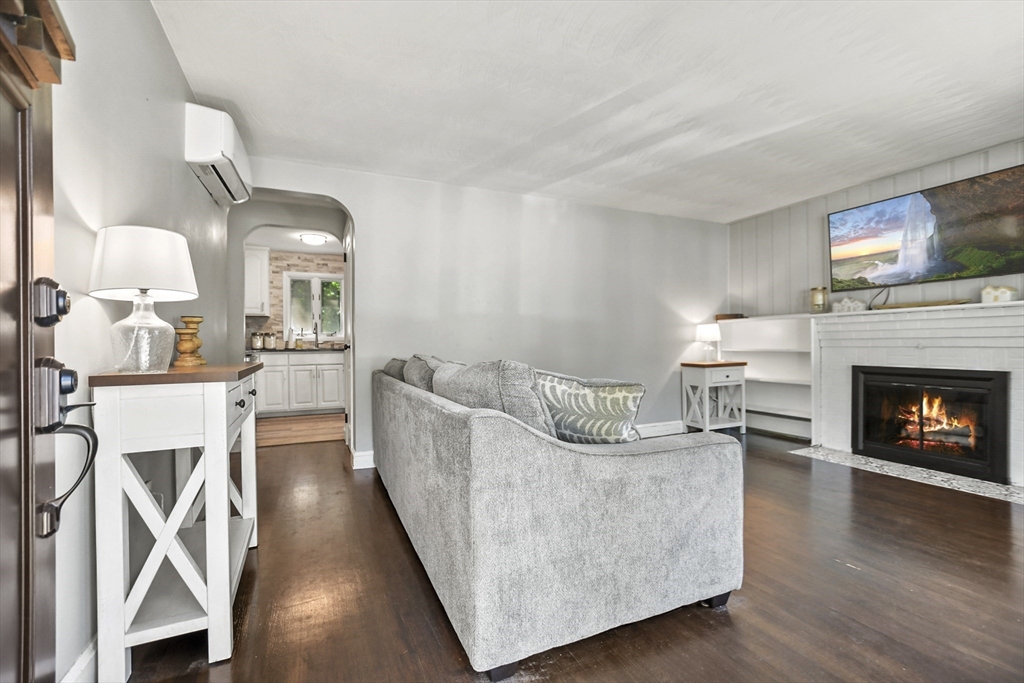 16 Fairmeadow Road Wilmington, MA 01887 - Photo 4 of 36 Gallery Image 4