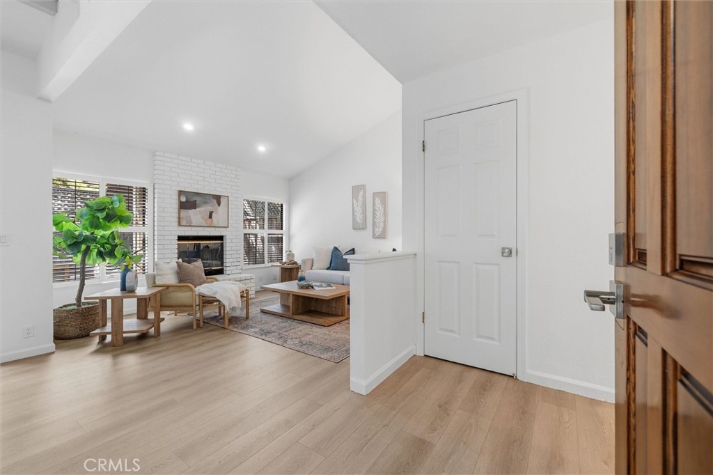 137 Redding Road, Unit B Campbell, CA 95008 - Photo 5 of 36