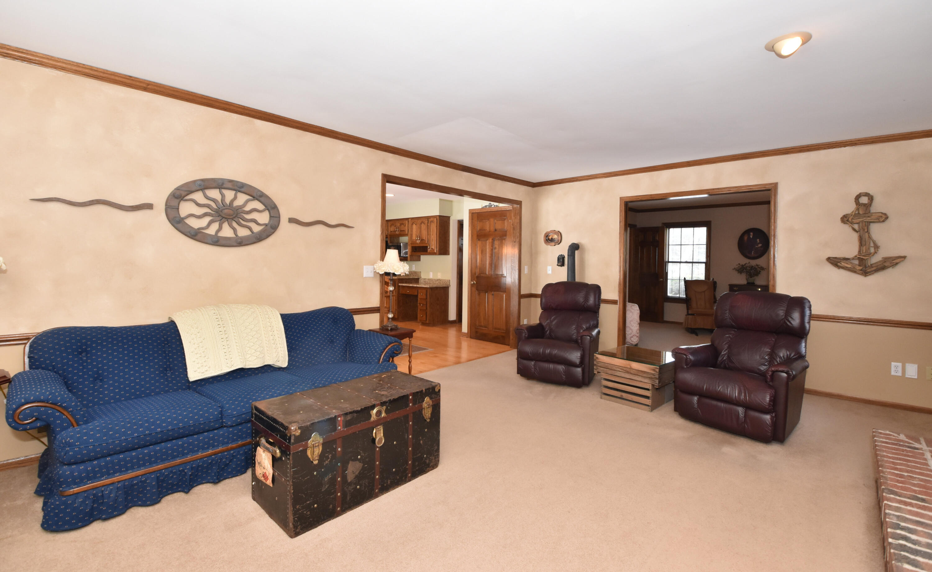 762 North Forest Ridge Court Summit, WI 53066 - Photo 31 of 70 Family Room