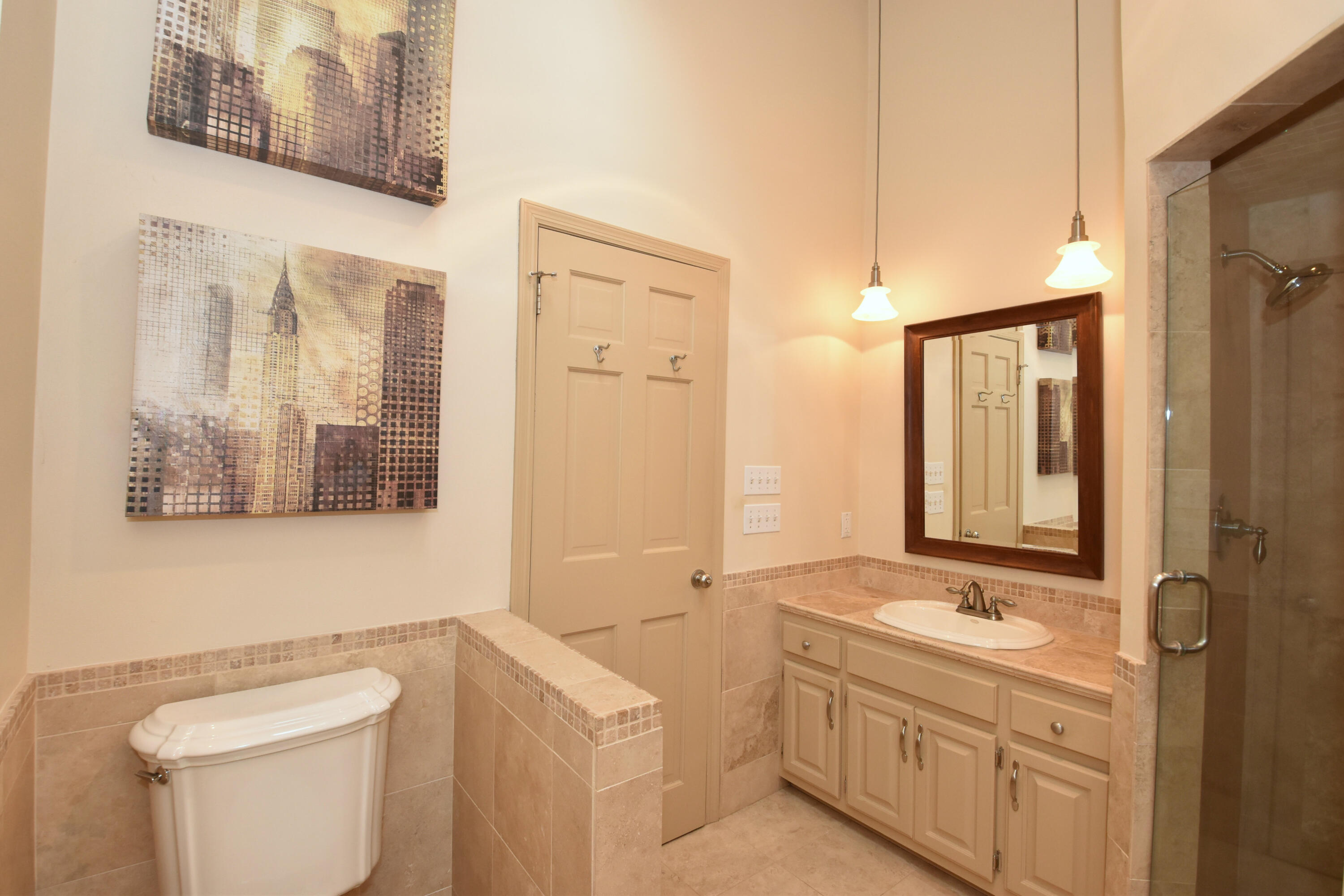 762 North Forest Ridge Court Summit, WI 53066 - Photo 45 of 70 EnSuite