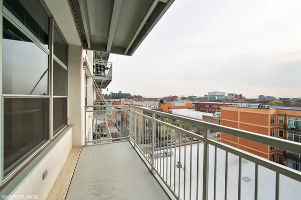 $3,950 | 1200 West Monroe Street, Unit 713, Chicago, IL 60607