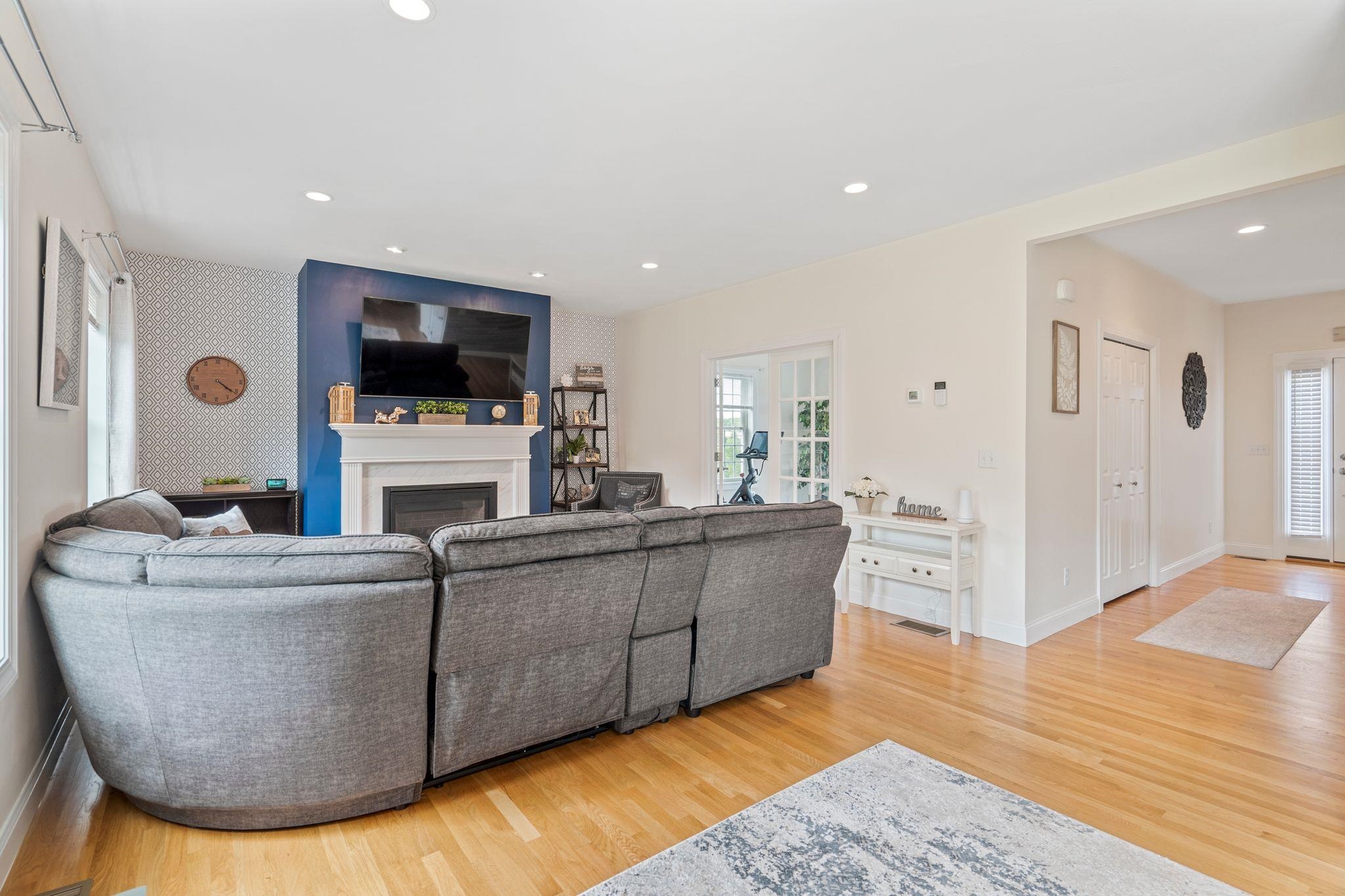 159 Brookview Drive Hooksett, NH 03106 - Photo 17 of 40