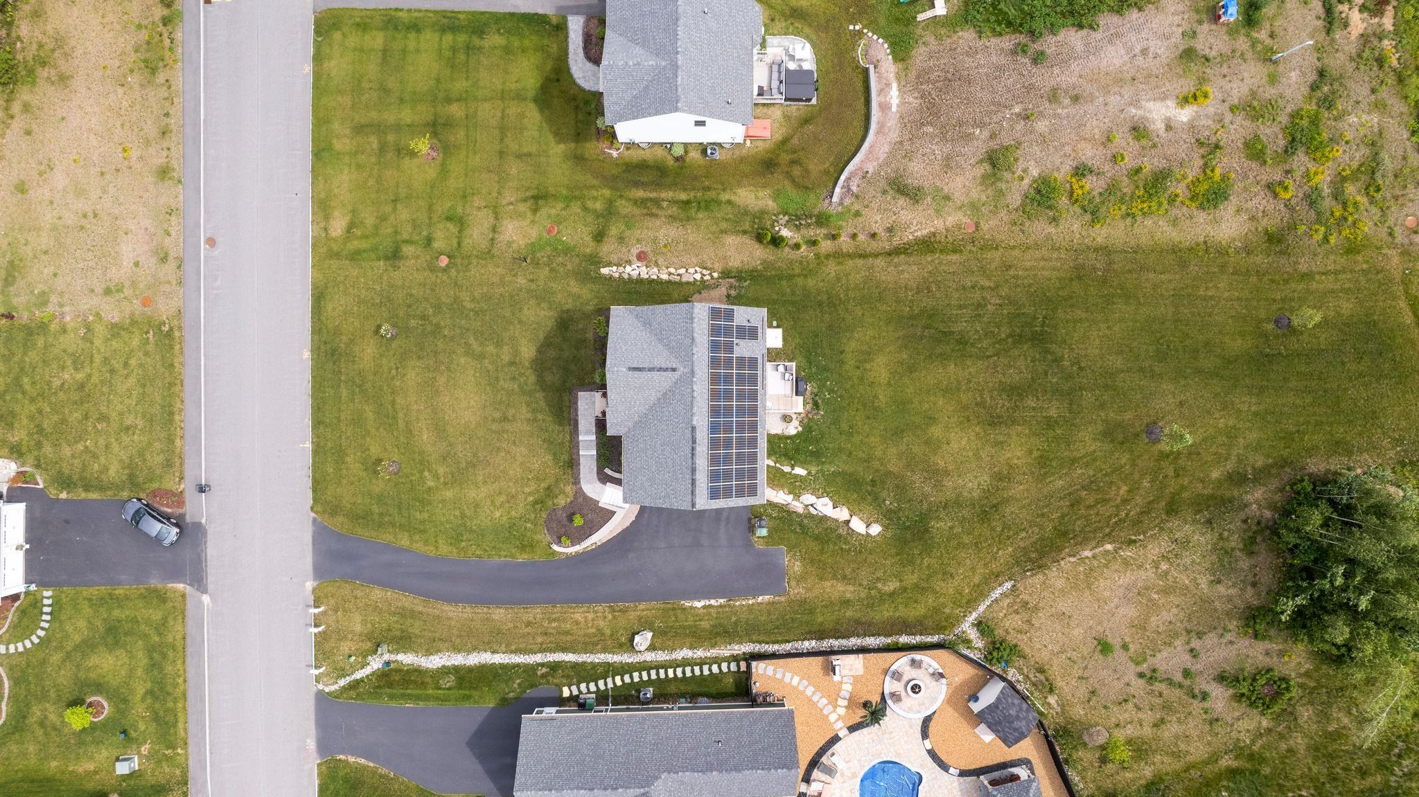 159 Brookview Drive Hooksett, NH 03106 - Photo 4 of 40