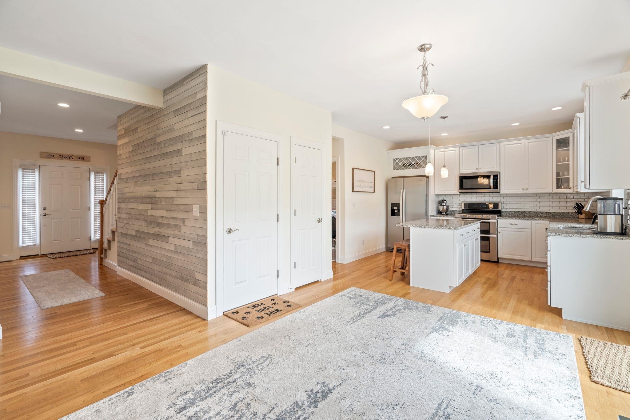 159 Brookview Drive Hooksett, NH 03106 - Photo 9 of 40