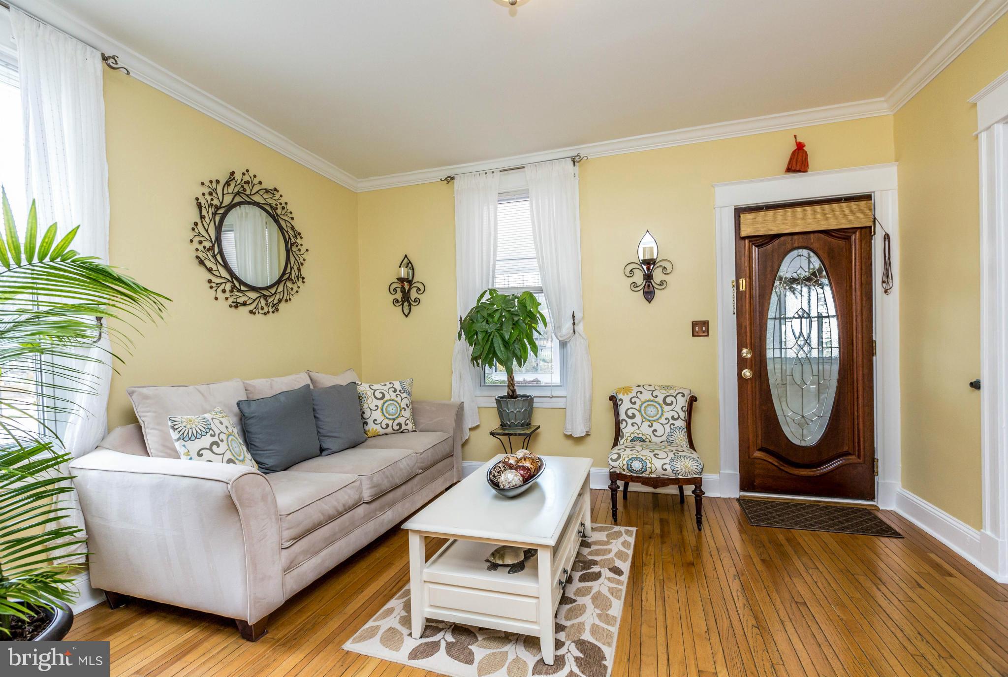 801 Overbrook Road Baltimore, MD 21239 - Photo 3 of 30 Bright and airy