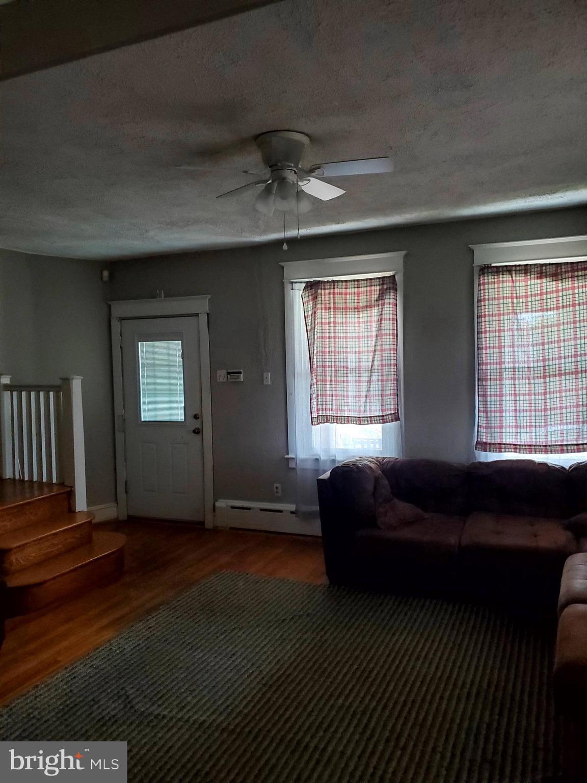 321 Dalton Street Philadelphia, PA 19111 - Photo 3 of 21