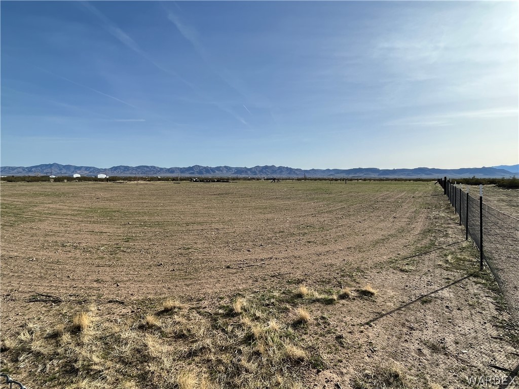 1596 South Gln Cyn Road Golden Valley, AZ 86413 - Photo 15 of 32